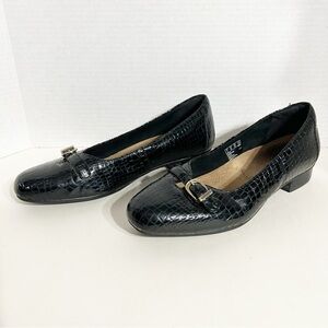 Clarks Artisan Black Croc Embossed Patent Leather Loafer Ballet Flat Gold Buckle